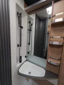 Fahrzeugbild Knaus L!VE WAVE 650 MEG Black Selection #17