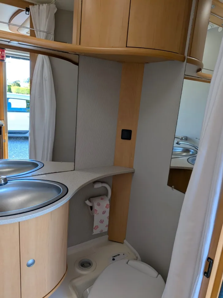 Fahrzeugbild Dethleffs Camper 470 V #4