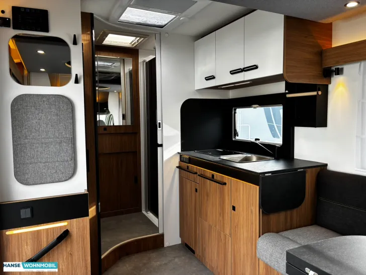 Fahrzeugbild Challenger 260 Graphite Edition 2027 #11