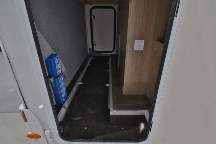Fahrzeugbild Carado V 132 Edition15/Festbett/Garage/Klima/Markise #7