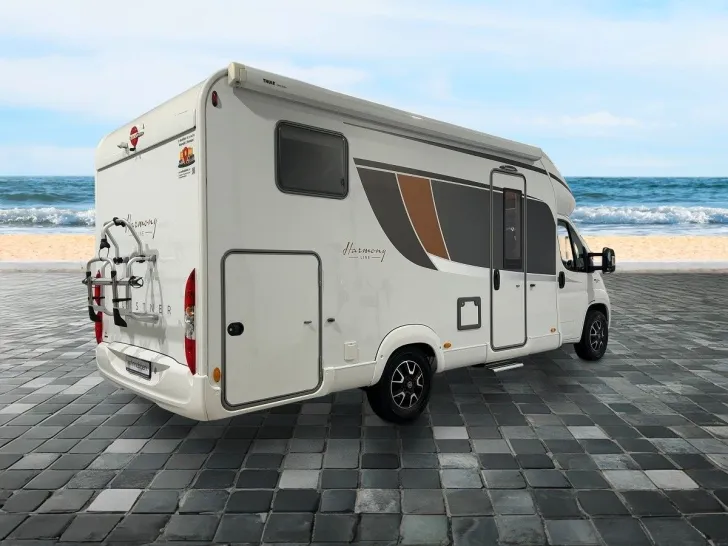 Fahrzeugbild Bürstner Lyseo IT 710 G Harmony-Line/Festbett+Hubbett #5
