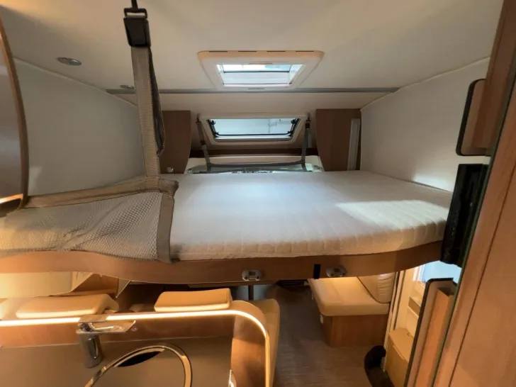 Fahrzeugbild Bürstner Lyseo IT 710 G Harmony-Line/Festbett+Hubbett #14