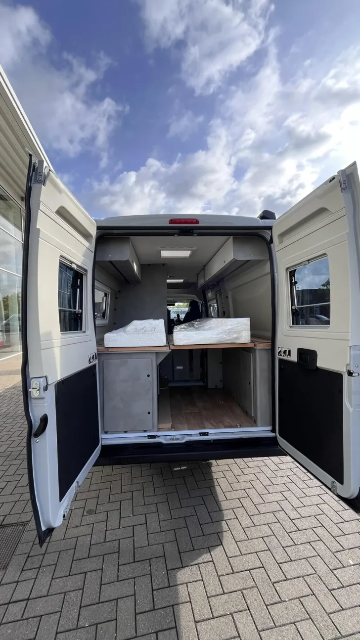 Fahrzeugbild Crosscamp ELMNT 6.4 ES Peugeot #4