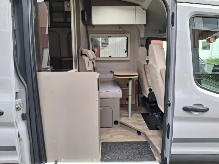 Fahrzeugbild LMC Innovan 590 Ford #11
