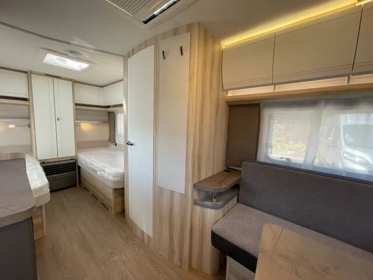 Fahrzeugbild Hobby De Luxe 460 LU #15