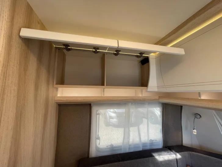 Fahrzeugbild Hobby De Luxe 460 LU #33