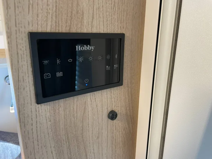 Fahrzeugbild Hobby De Luxe 460 LU #36