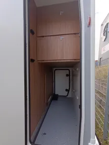 Fahrzeugbild Challenger Teilintegriert Graphite Edition 270 #17