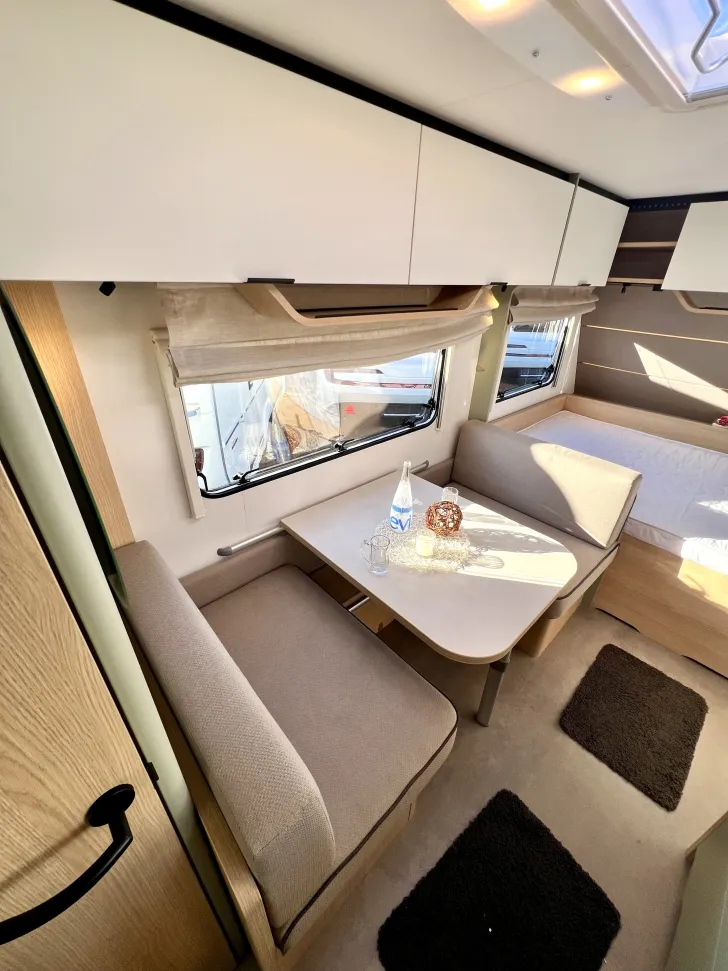Fahrzeugbild LMC Style 490 K mit Mover+Wigo Rolloí #11