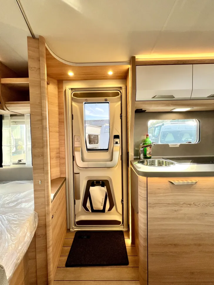 Fahrzeugbild Knaus Südwind 580 QS Black Selection #23