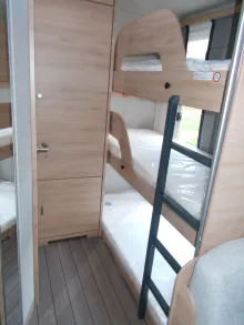 Fahrzeugbild Knaus Südwind 500 QDK Black Selection 3er Etagenbett mit Garagentür #14
