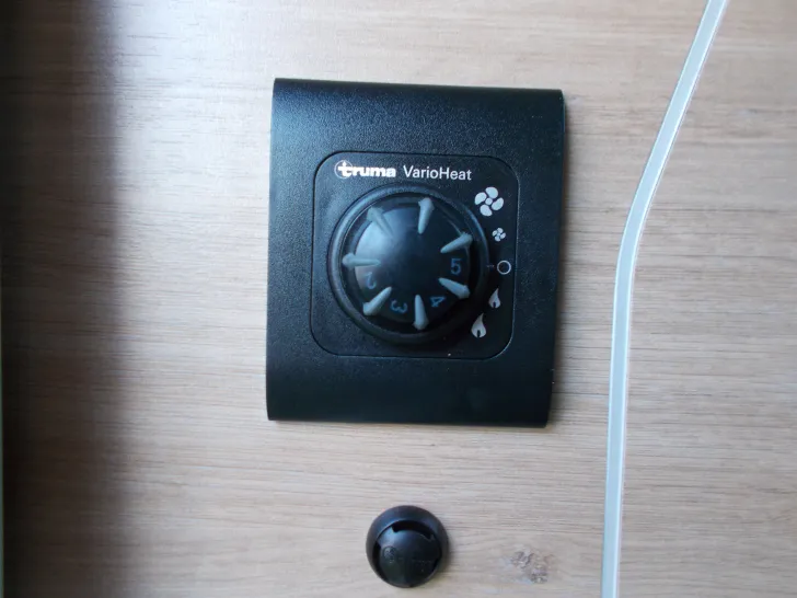Fahrzeugbild Knaus Südwind 500 QDK Black Selection 3er Etagenbett mit Garagentür #24
