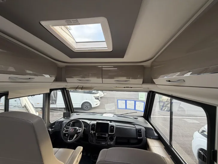 Fahrzeugbild Dethleffs Esprit I 7150-2 EB HA Zusatzluftfederung, Solar #5