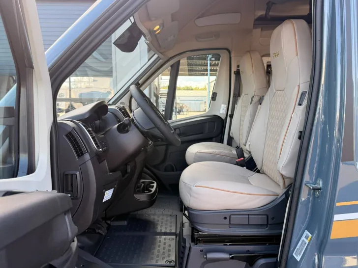 Fahrzeugbild Bürstner Van 640C AT8G+Aufstelldach+Combi6DE #7
