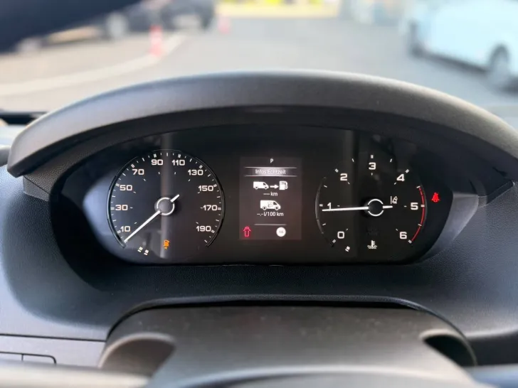 Fahrzeugbild Bürstner Van 640C AT8G+Aufstelldach+Combi6DE #9