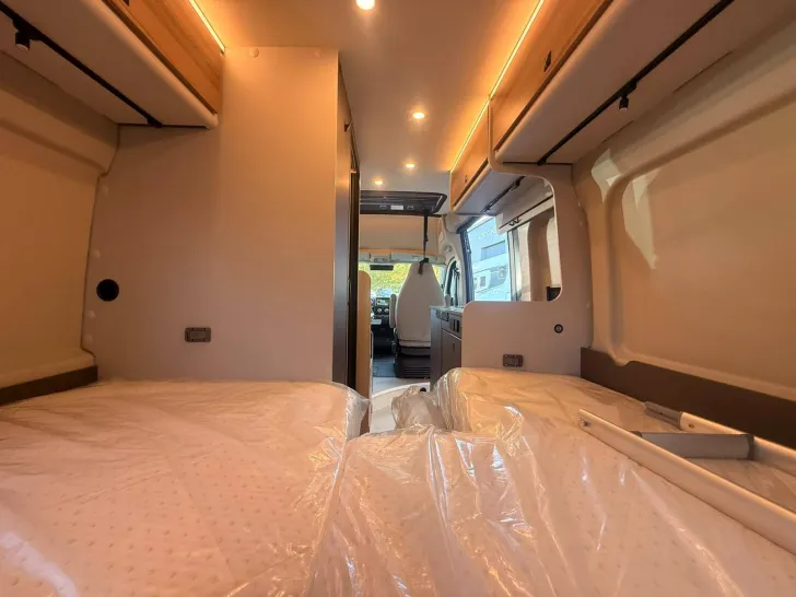 Fahrzeugbild Bürstner Van 640C AT8G+Aufstelldach+Combi6DE #20