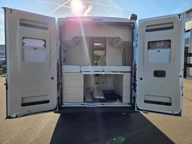 Fahrzeugbild Eura Mobil Van 595 HB+AT9G+Pano+Solar+Fahrtr.2+ #21