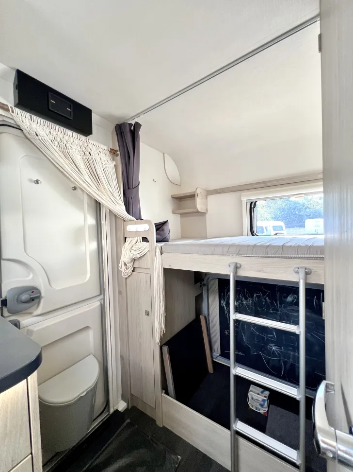 Fahrzeugbild Sterckeman Starlett 470 PE mit Mover und Sackmarkise #29