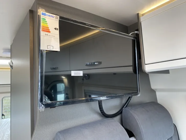 Fahrzeugbild Hobby Vantana De Luxe K65 ET /SAT/TV/140PS/DuoControl #19