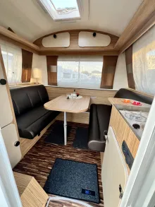 Fahrzeugbild Knaus Schwalbennest 250 D #6
