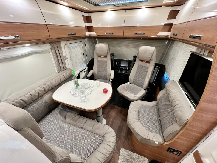 Fahrzeugbild Carthago chic c-line I 4.9 LE L Hubstützen+Luftfederung+18"ORC #7
