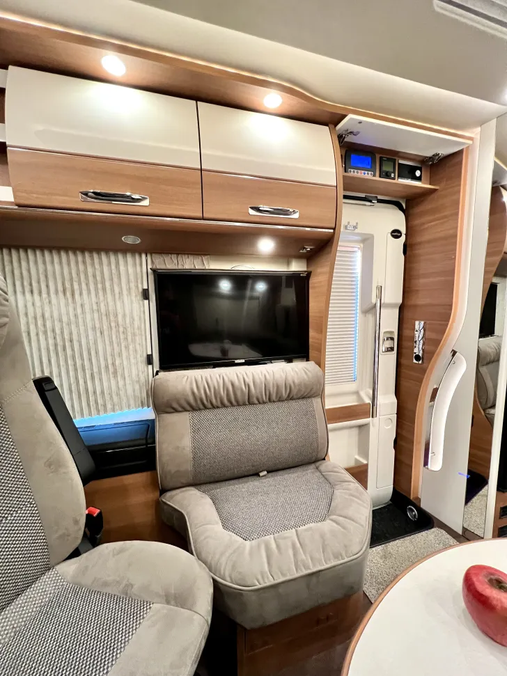 Fahrzeugbild Carthago chic c-line I 4.9 LE L Hubstützen+Luftfederung+18"ORC #10
