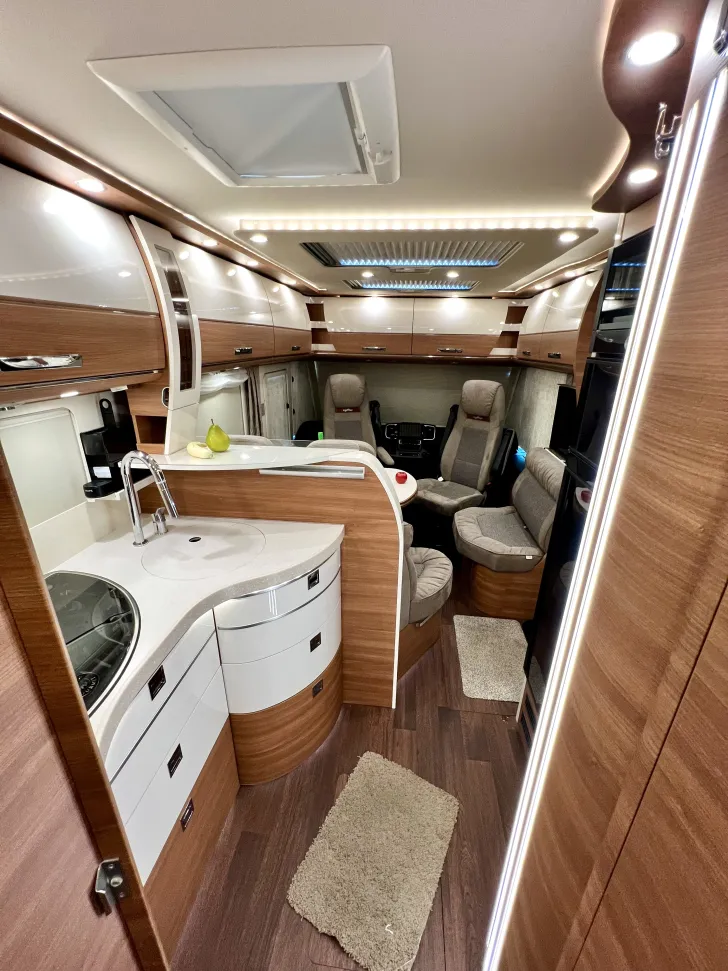 Fahrzeugbild Carthago chic c-line I 4.9 LE L Hubstützen+Luftfederung+18"ORC #25