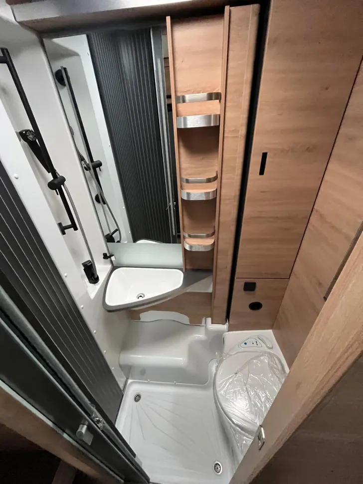 Fahrzeugbild Knaus L!VE WAVE 650 MEG Platinum Selection #11