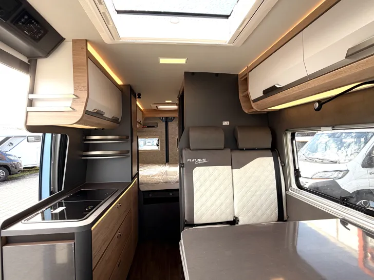 Fahrzeugbild Knaus BoxLife 600 MQ Platinum Selection 2027 in STURMBLAU #11