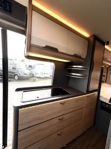 Fahrzeugbild Knaus BoxLife 600 MQ Platinum Selection 2027 in STURMBLAU #12