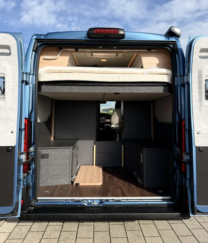 Fahrzeugbild Knaus BoxLife 600 MQ Platinum Selection 2027 in STURMBLAU #9