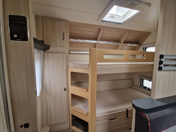 Grundriss Nacht Hobby De Luxe 560 KMFe Gut gepflegt