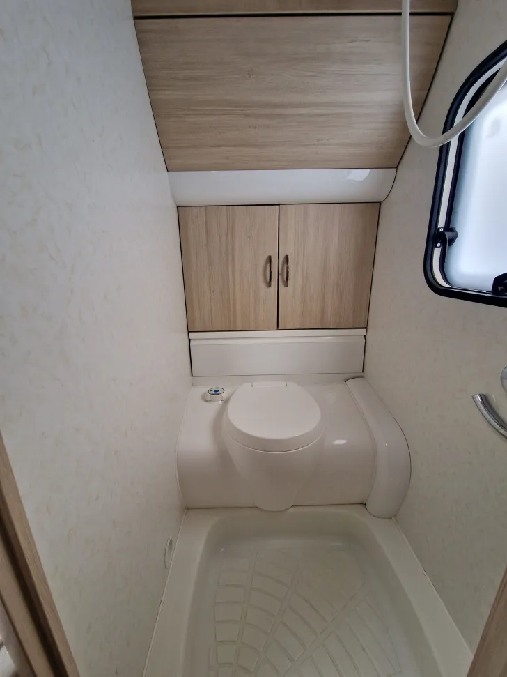Fahrzeugbild Hobby De Luxe 560 KMFe Gut gepflegt #7
