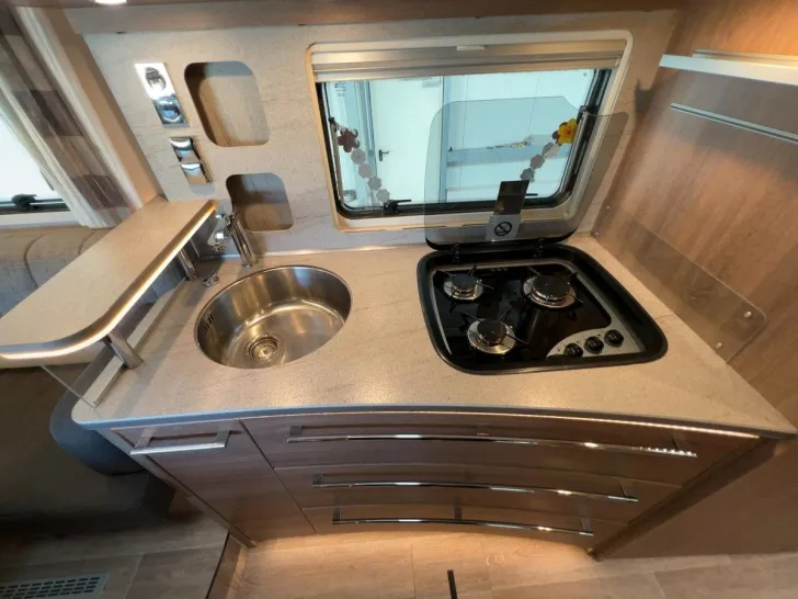 Fahrzeugbild Dethleffs ALPA A6820-2/Automatik/Hubstützen/Klima/Solar #17
