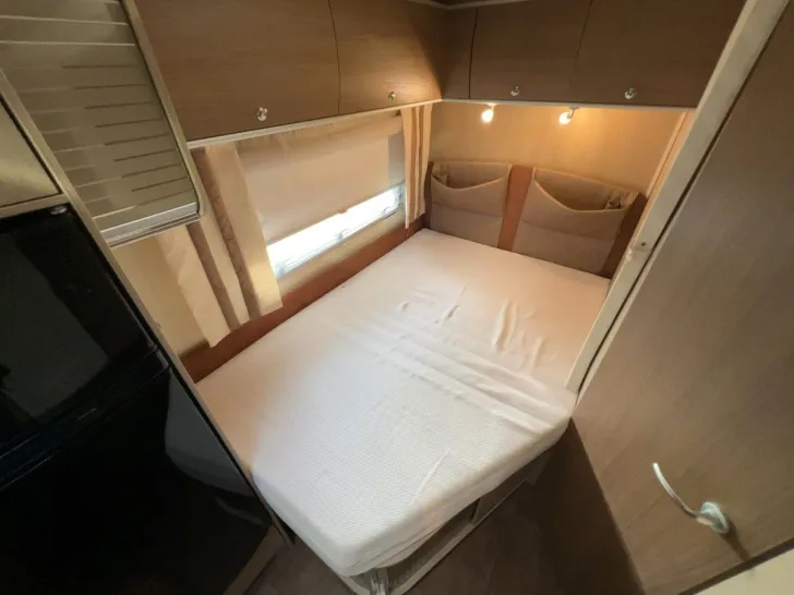 Fahrzeugbild Bürstner Ixeo time IT 695 Moonlight Edition/Festbett+Hubb #12