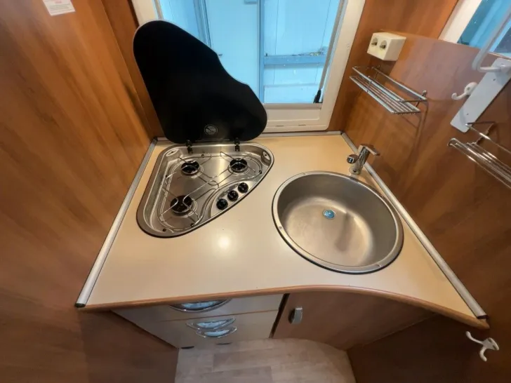 Fahrzeugbild XGO Coupe 302/1.Hand/Einzelbetten/Markise/Garage/AHK #14