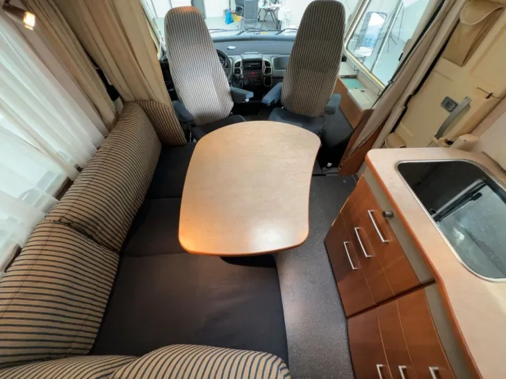 Fahrzeugbild Hymer B 524/Festbett+Hubbett/Markise/Garage #9