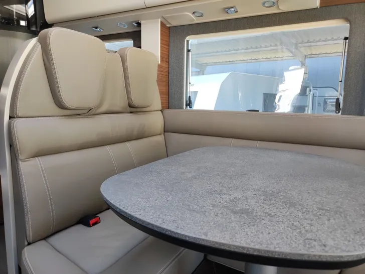 Fahrzeugbild Carthago chic c-line I 4.9 LE Mercedes #12