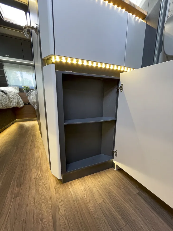Fahrzeugbild Knaus AZUR 500 EU *Markise*DuoControl* #44