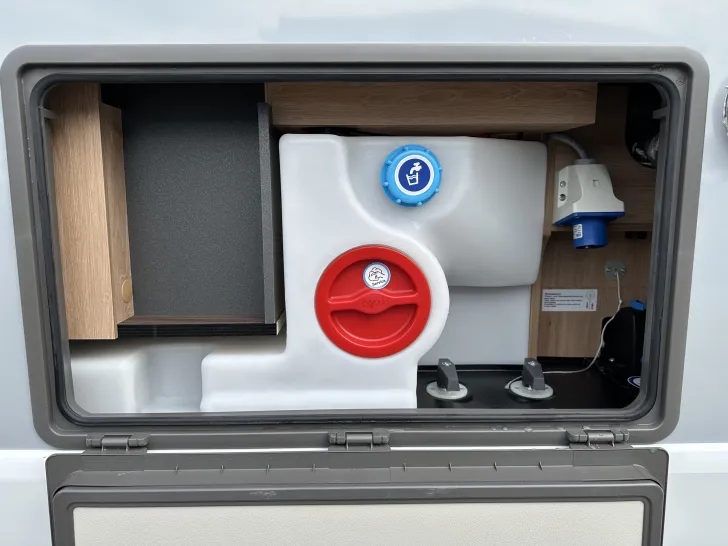 Fahrzeugbild Knaus L!ve Wave 650 MEG Platinum Selection #34