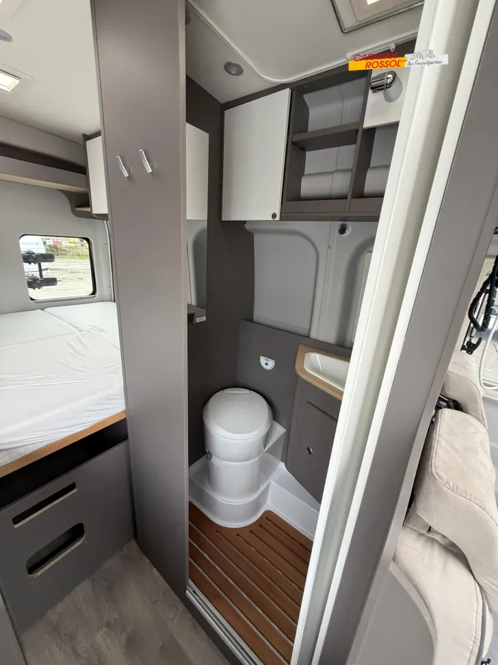 Fahrzeugbild LMC Innovan Ford 590 #10