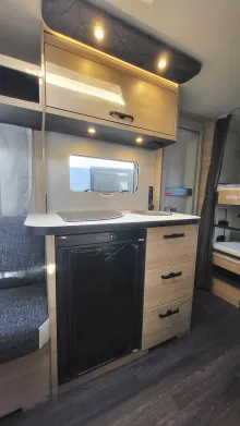 Fahrerhaus Weinsberg CaraOne 400 LK 3 x Pakete Auf. 1350 kg