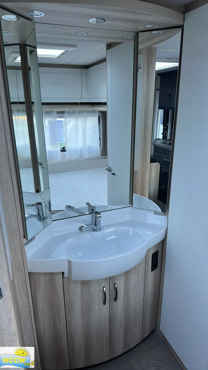 Toilette Hobby De Luxe 540 KMFe Auflastung 1,8 t