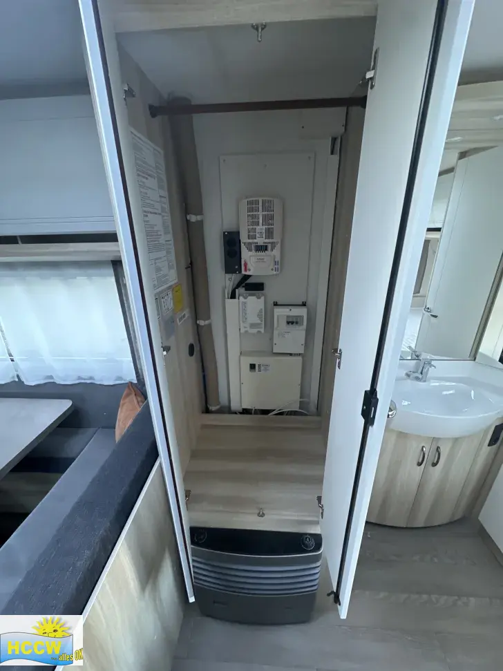 Kleiderschrank Hobby De Luxe 540 KMFe Auflastung 1,8 t