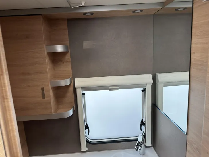 Fahrzeugbild Knaus Südwind BLACK SELECTION 500 EU Bugfenster; Mj.27 #13