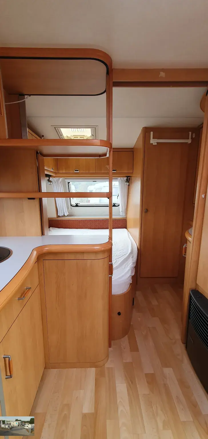Fahrzeugbild Hobby Excellent 460 UFe Nr. 94 - Mover, franz. Bett #15