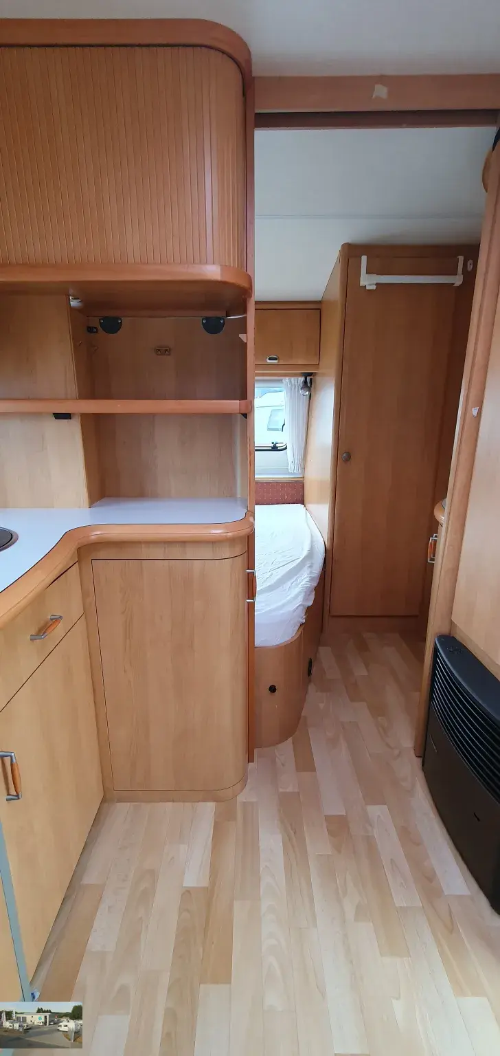 Fahrzeugbild Hobby Excellent 460 UFe Nr. 94 - Mover, franz. Bett #16