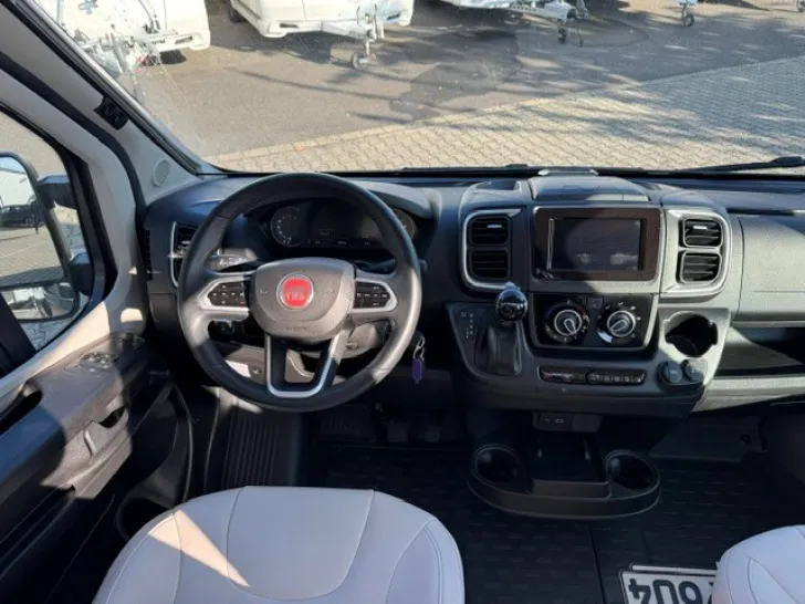 Fahrzeugbild Bürstner Eliseo C 602 140 PS - Automatik - 20.000 km #4