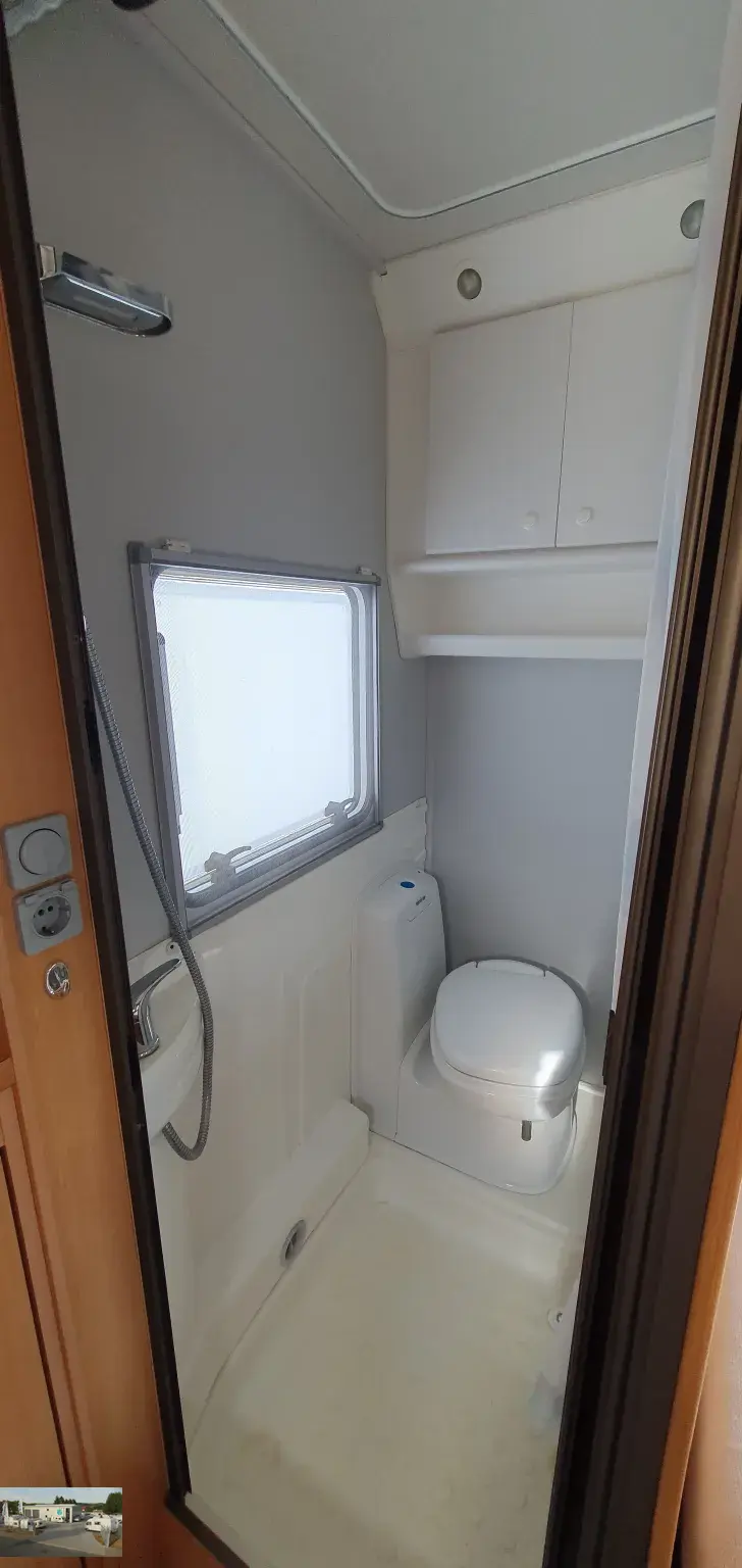 Fahrzeugbild Knaus Südwind 500 TF Nr. 90 - Klima, franz. Bett #25