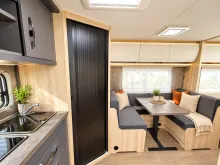 Fahrzeugbild Hobby De Luxe 460 SL 1500 kg Ambientebeleuchtung #9